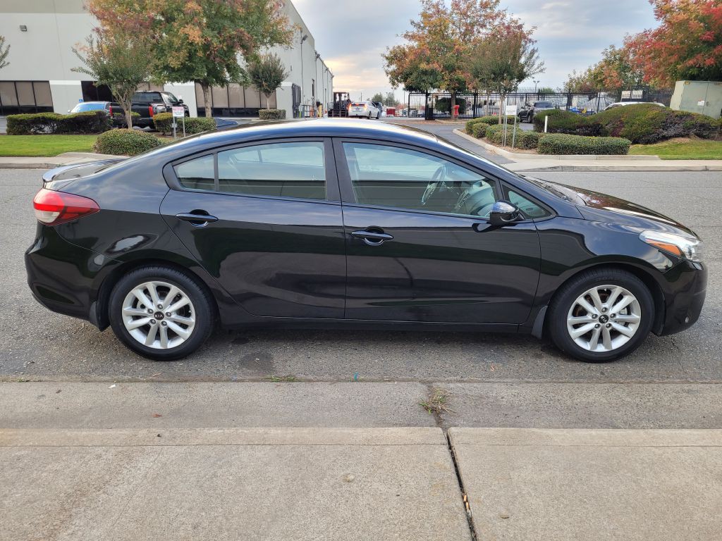 2017 Kia Forte Image 4