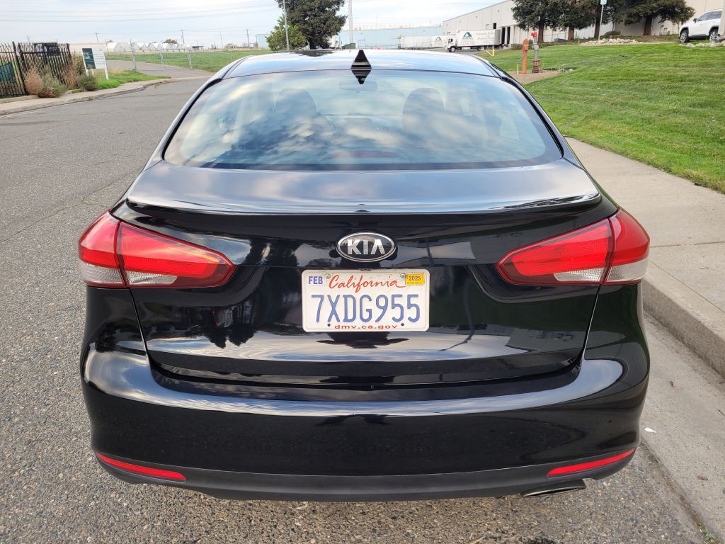 2017 Kia Forte Image 6