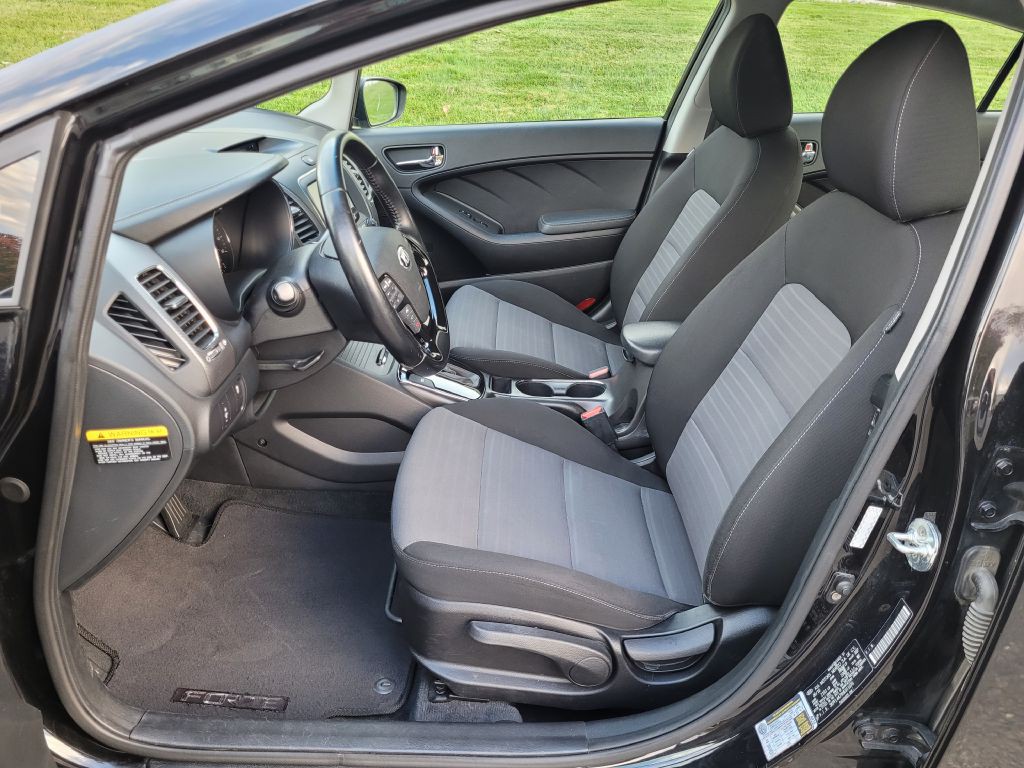 2017 Kia Forte Image 10