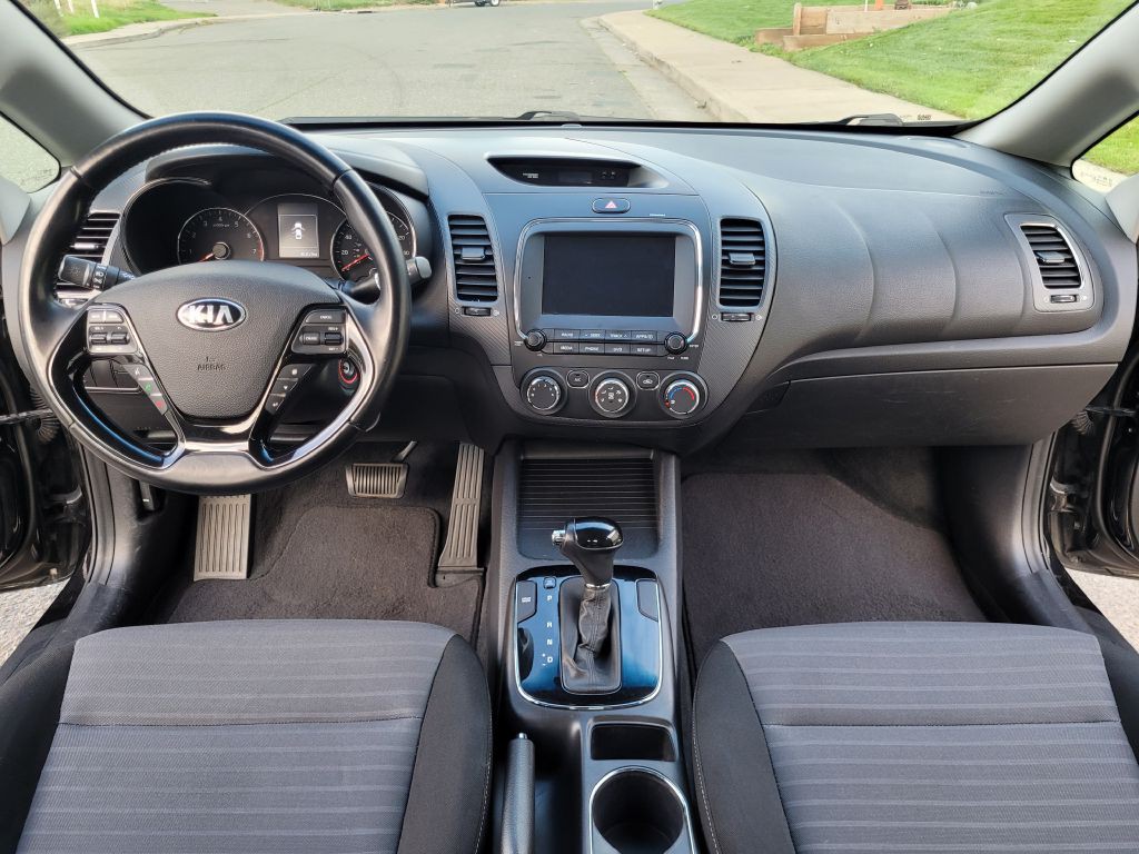 2017 Kia Forte Image 12
