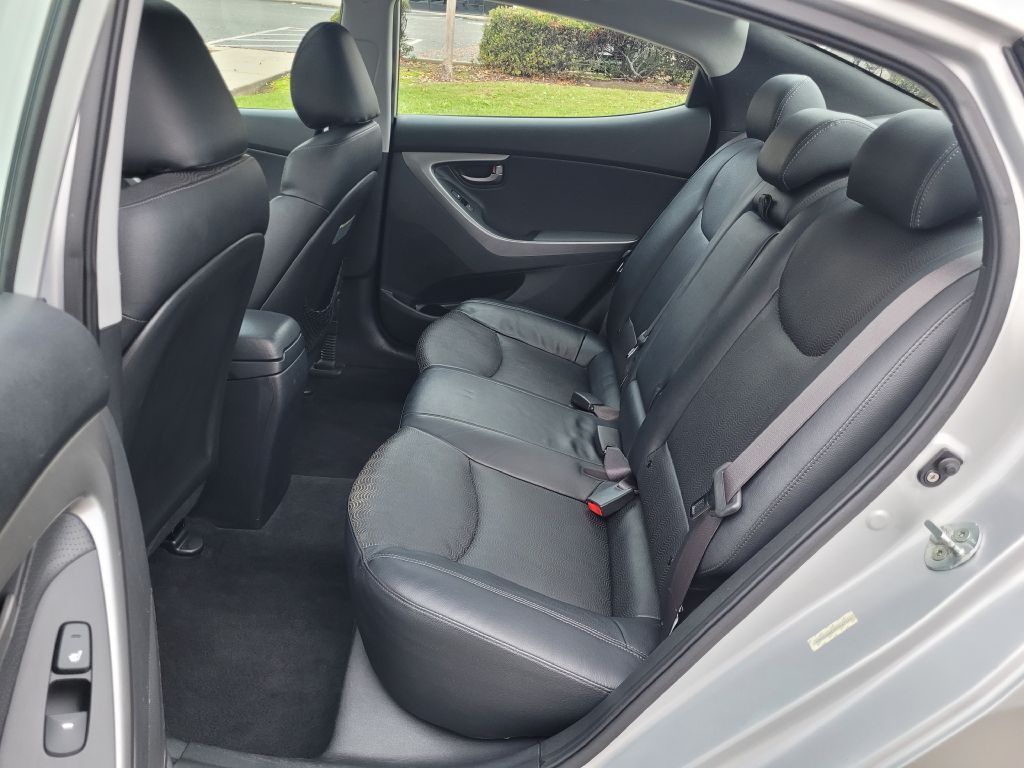 2012 Hyundai Elantra Image 11