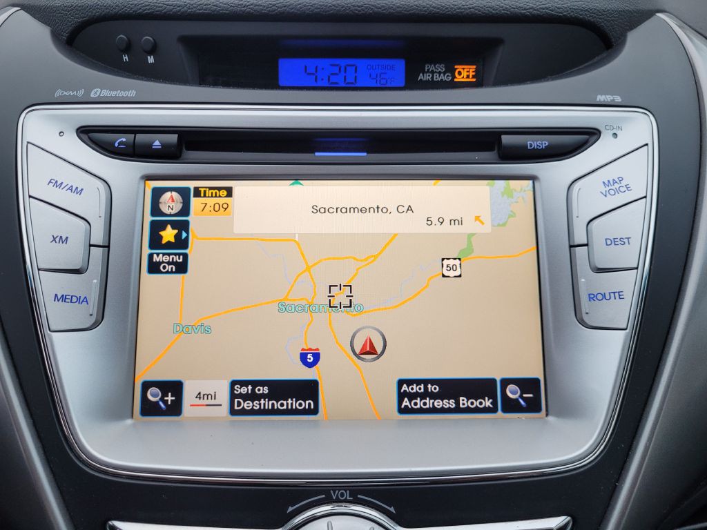 2012 Hyundai Elantra Image 16