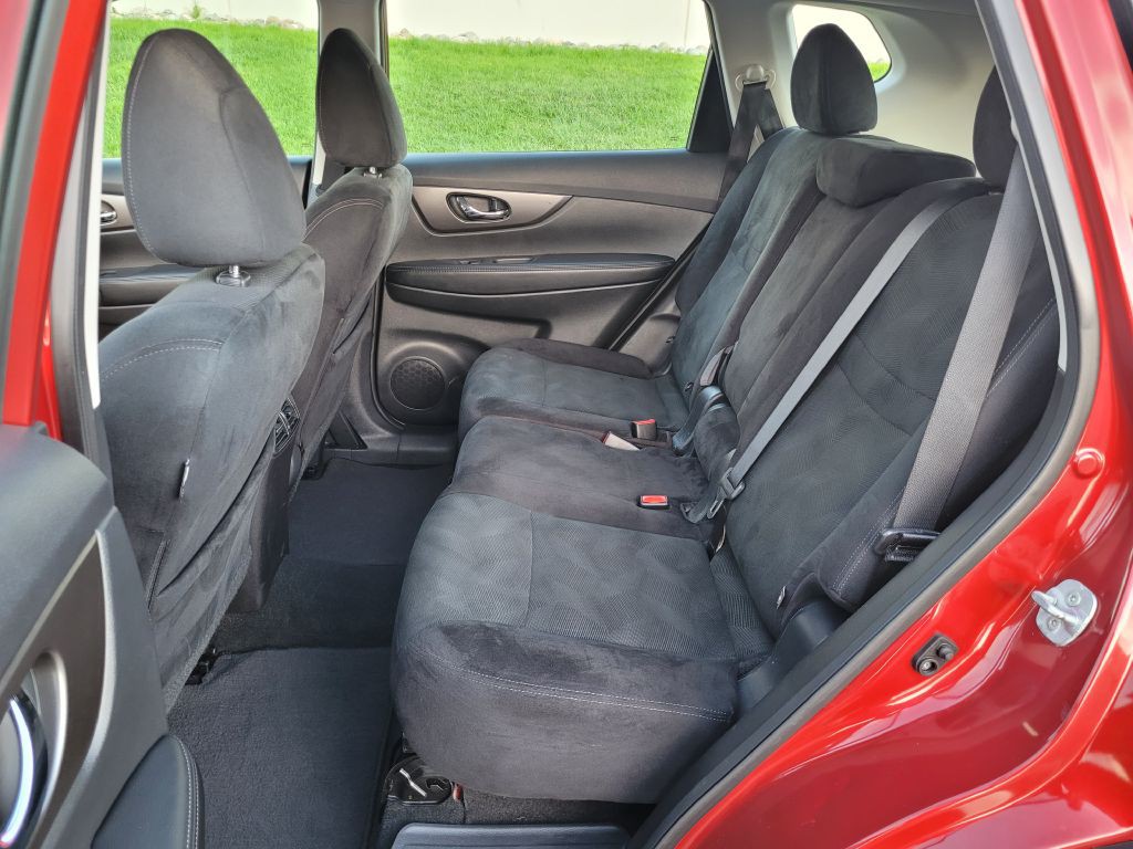 2016 Nissan Rogue Image 11