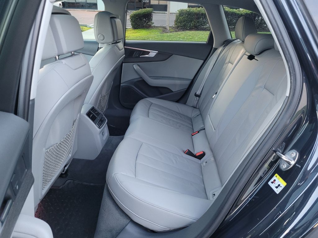 2017 Audi A4 Image 11