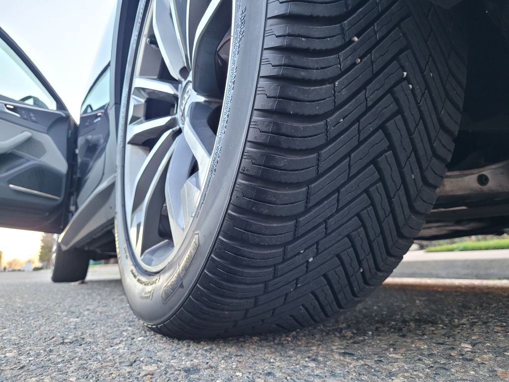 2017 Audi A4 Image 16