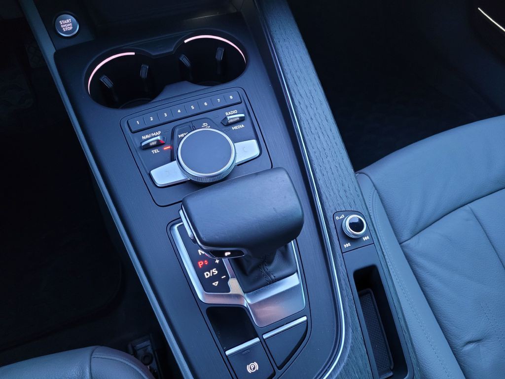 2017 Audi A4 Image 24