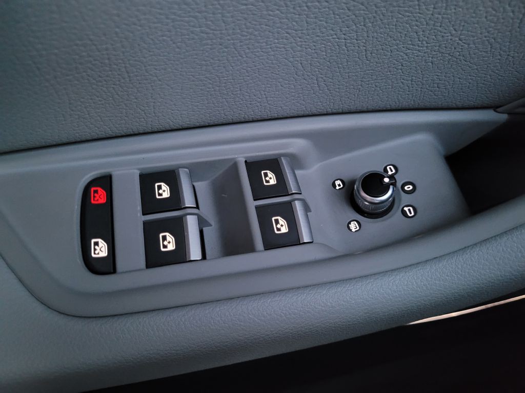 2017 Audi A4 Image 27