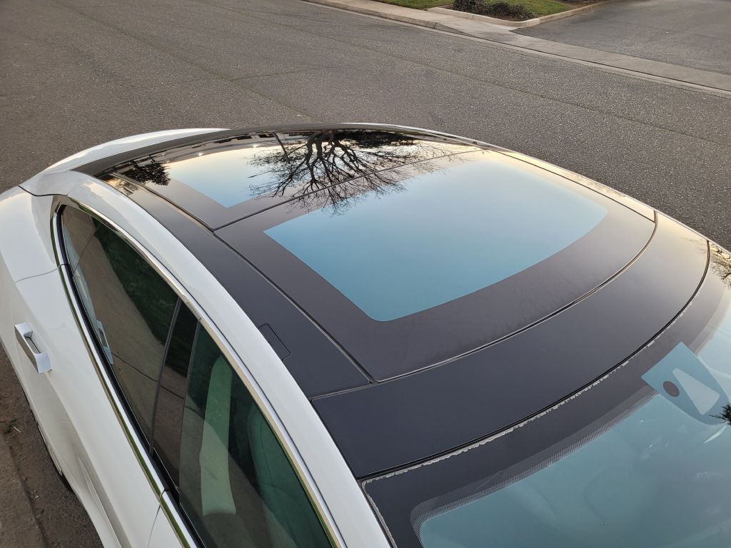 2015 Tesla Model S Image 8