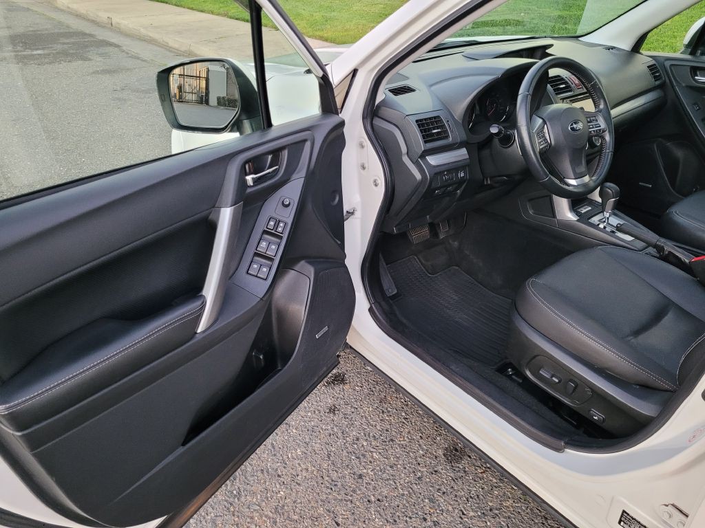 2014 Subaru Forester Image 9