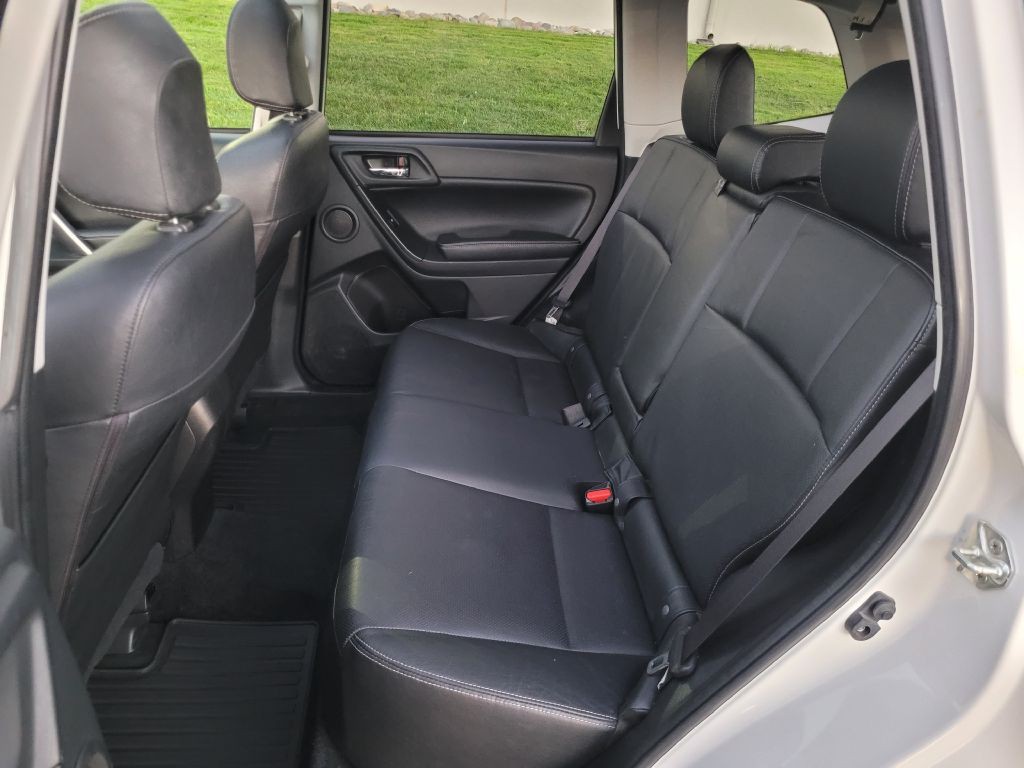 2014 Subaru Forester Image 11