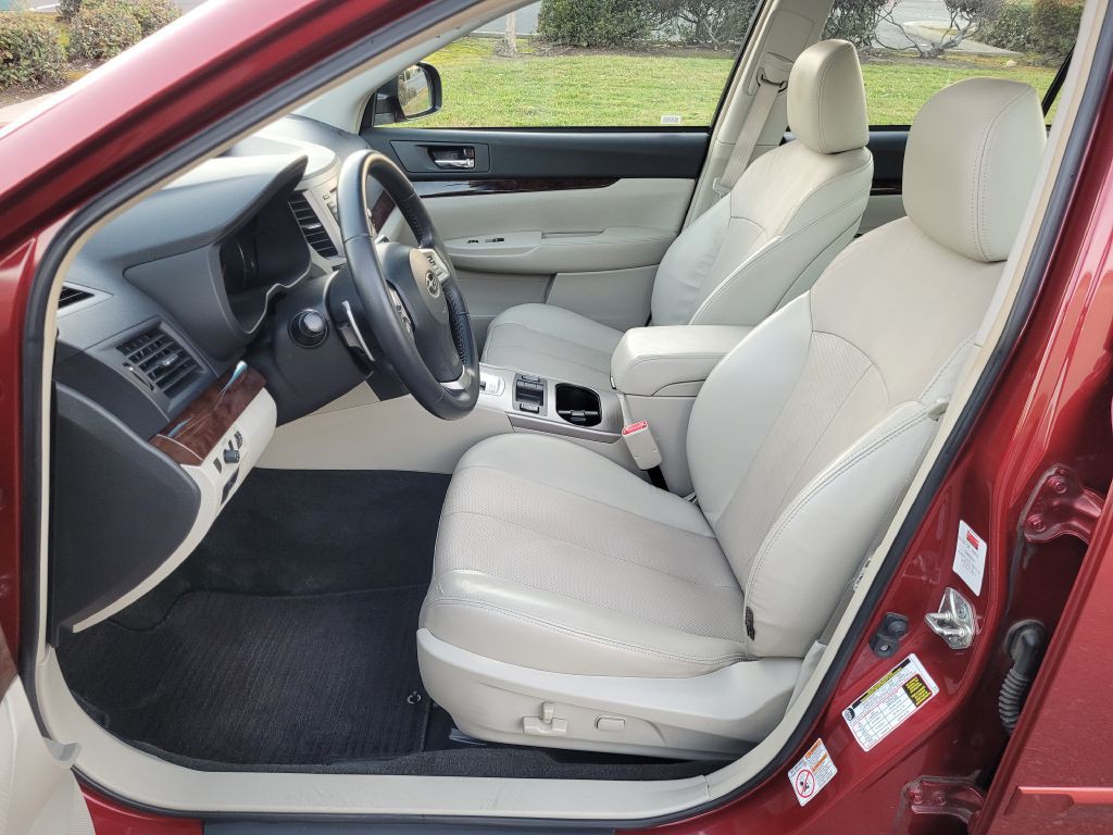 2013 Subaru Legacy Image 10