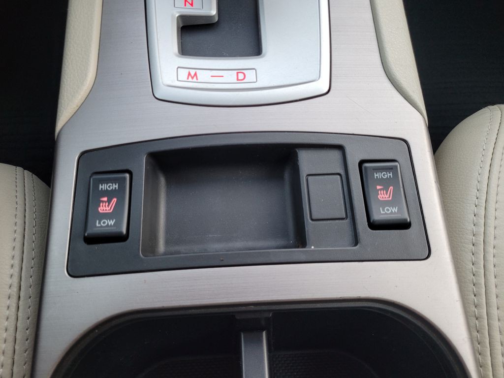 2013 Subaru Legacy Image 18