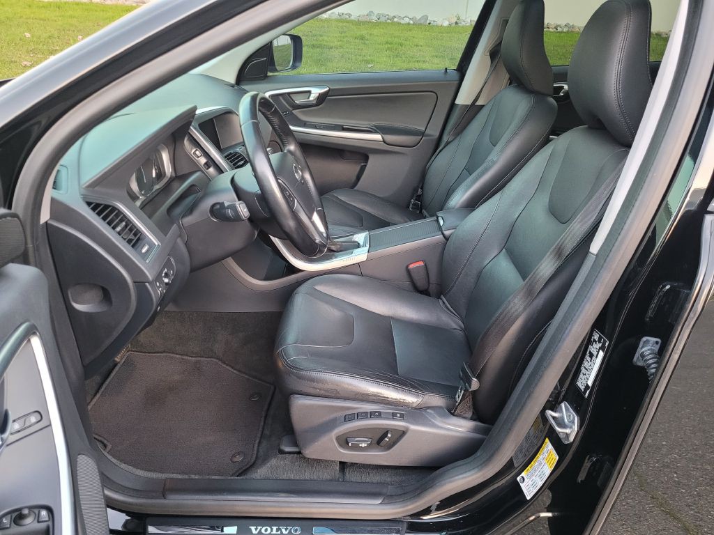 2015 Volvo XC60 Image 10