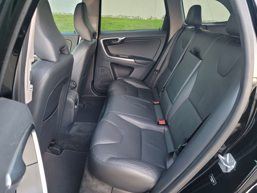2015 Volvo XC60 Image 11