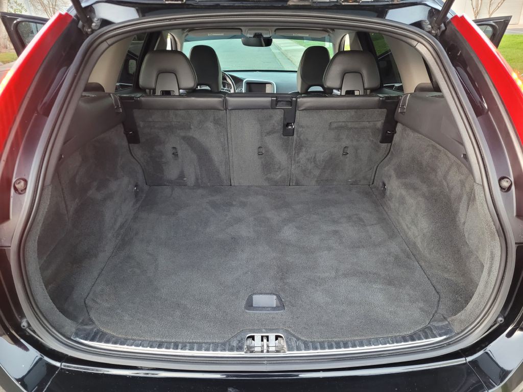 2015 Volvo XC60 Image 13