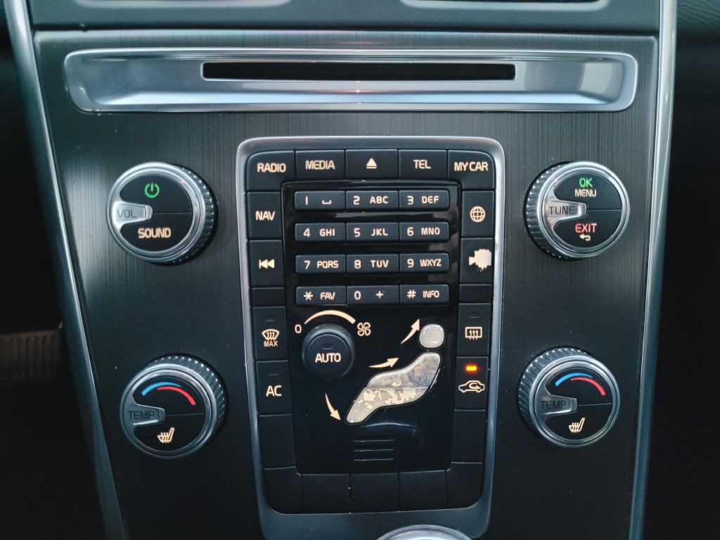 2015 Volvo XC60 Image 20