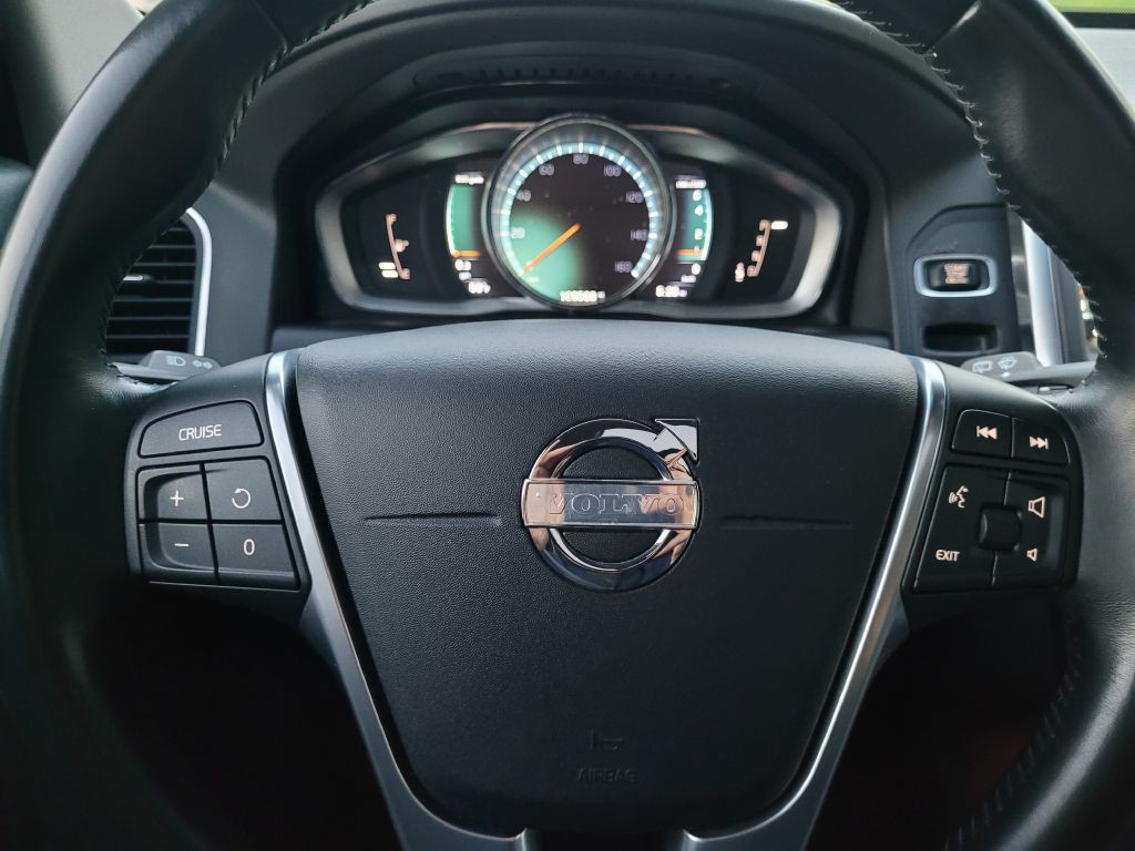 2015 Volvo XC60 Image 21