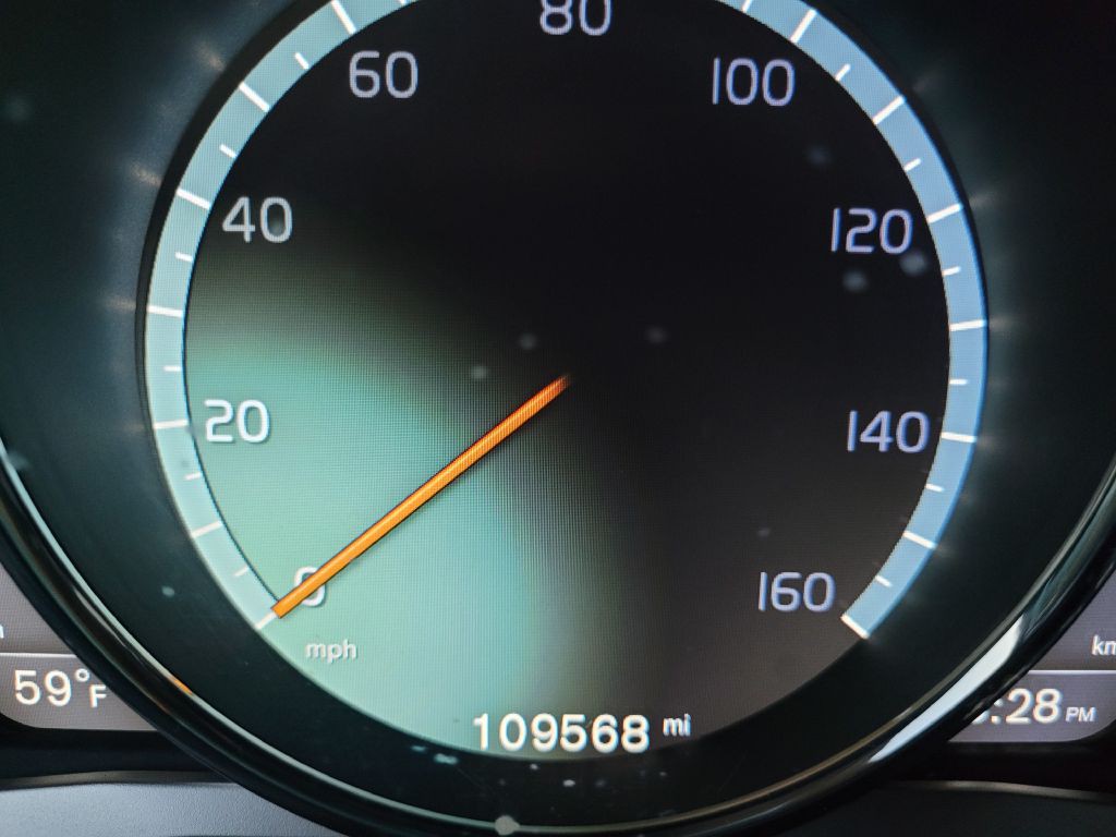 2015 Volvo XC60 Image 22