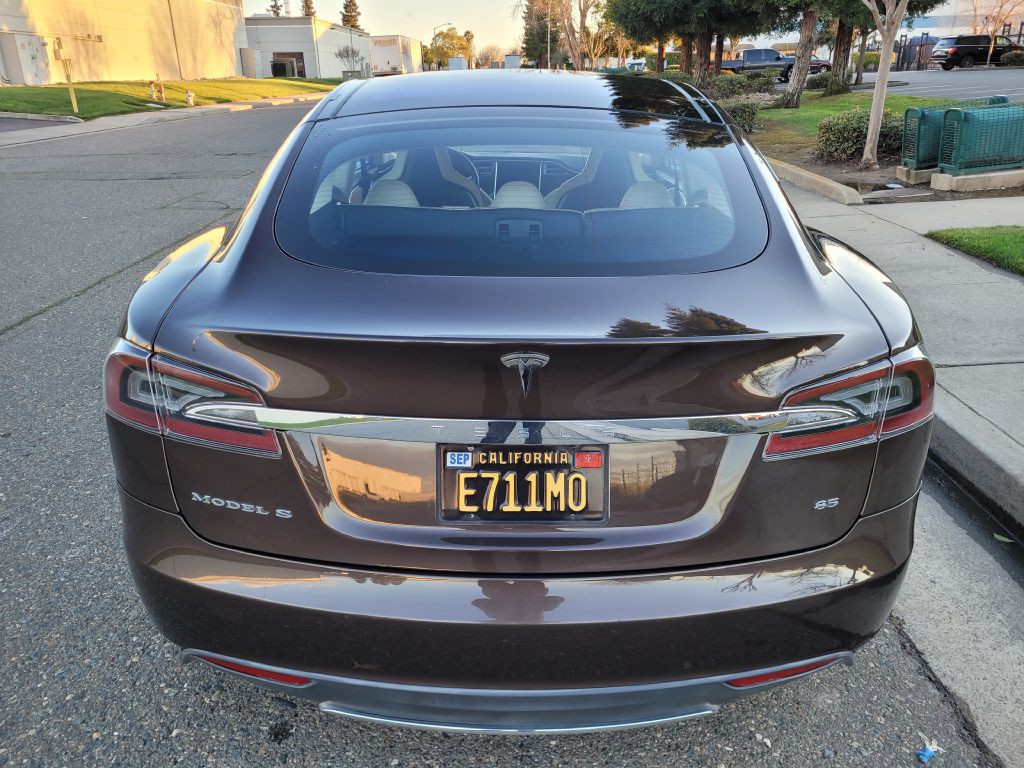2014 Tesla Model S Image 6