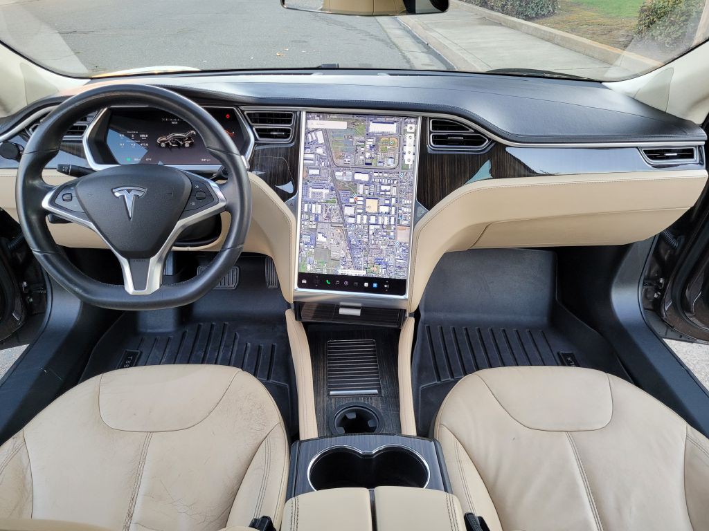 2014 Tesla Model S Image 12