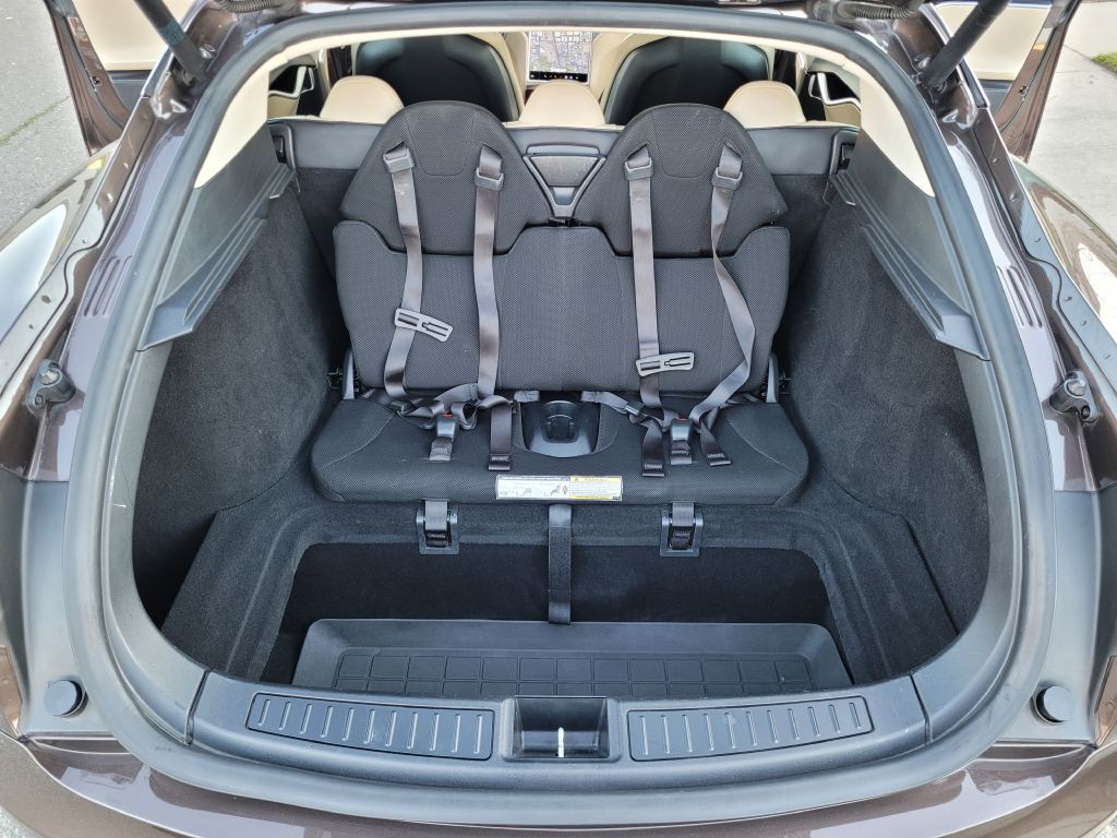 2014 Tesla Model S Image 14