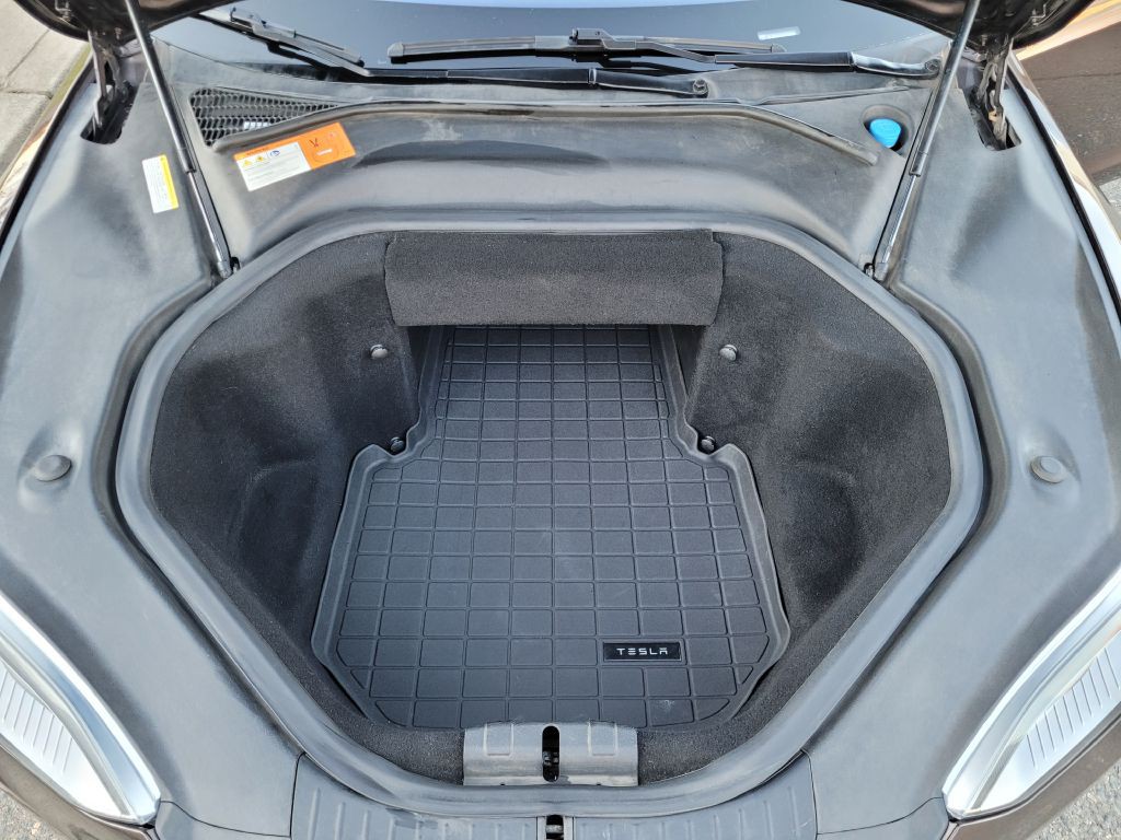 2014 Tesla Model S Image 17