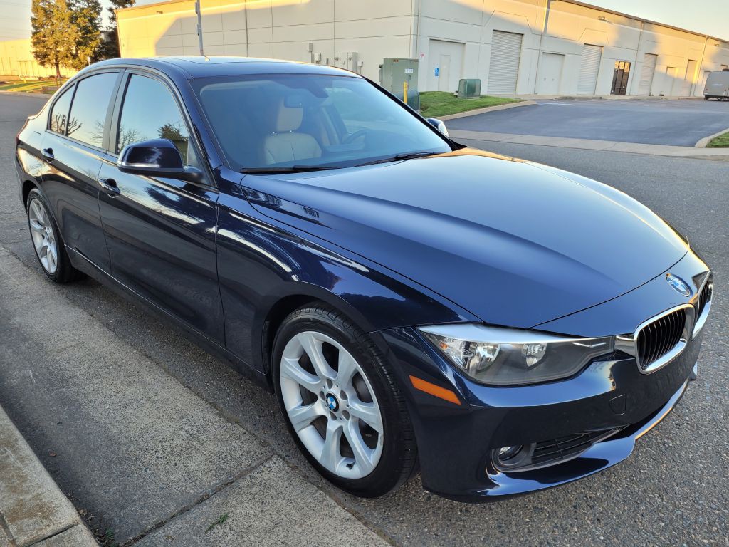 2013 BMW 3 Series Image 3