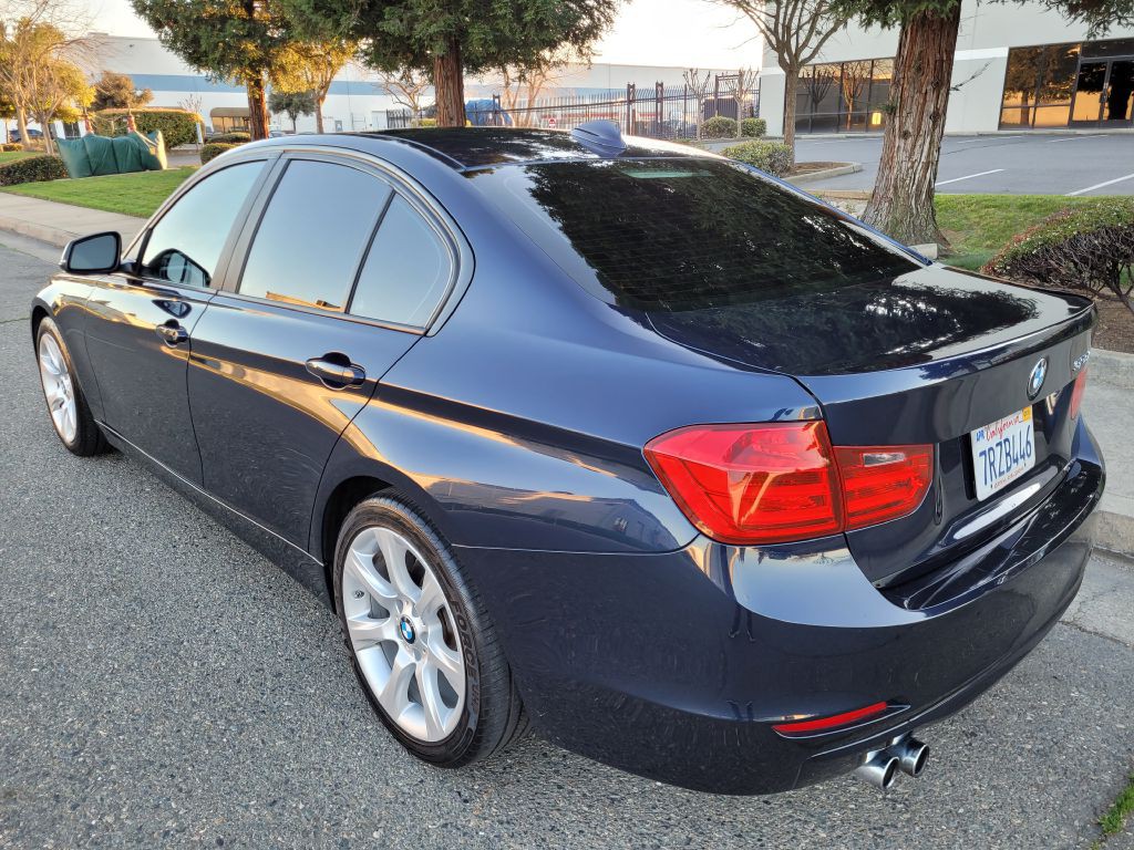 2013 BMW 3 Series Image 7