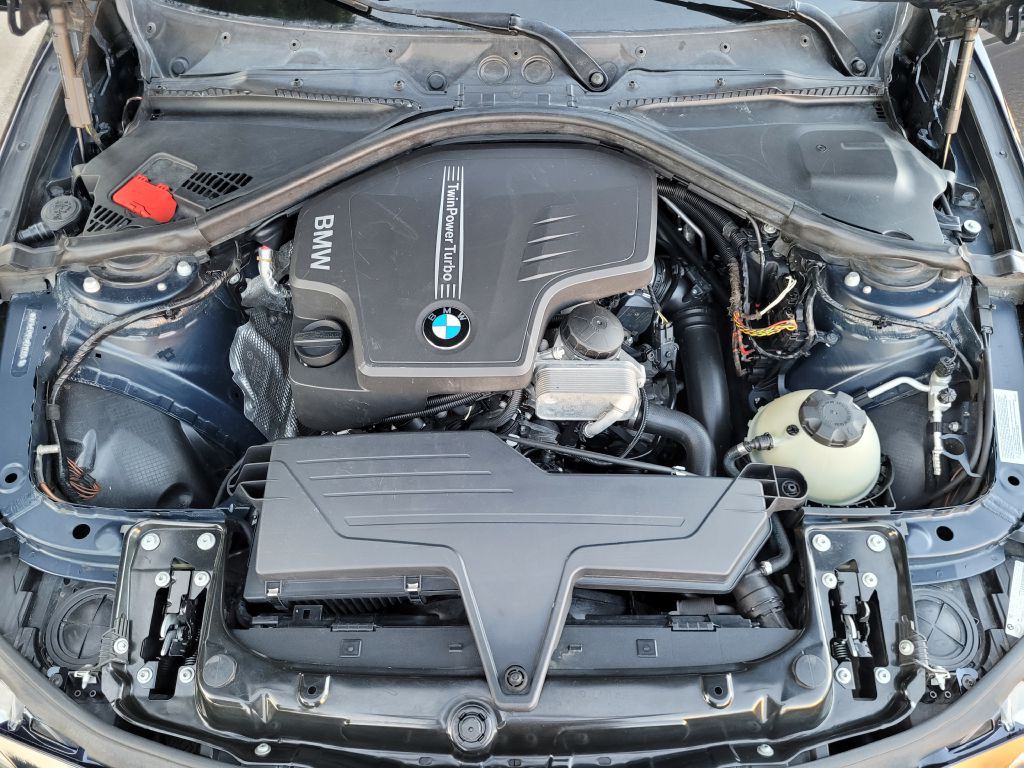 2013 BMW 3 Series Image 15