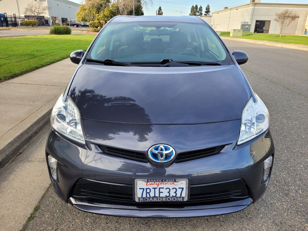 2015 Toyota Prius Image 2