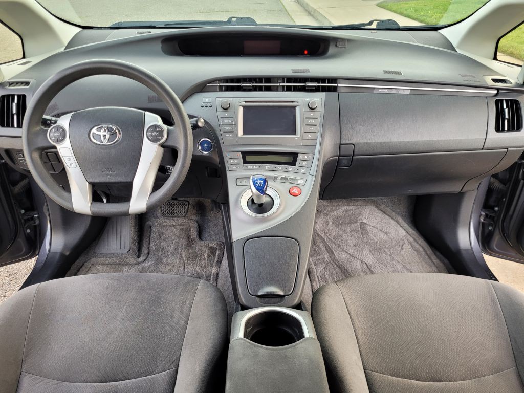 2015 Toyota Prius Image 12