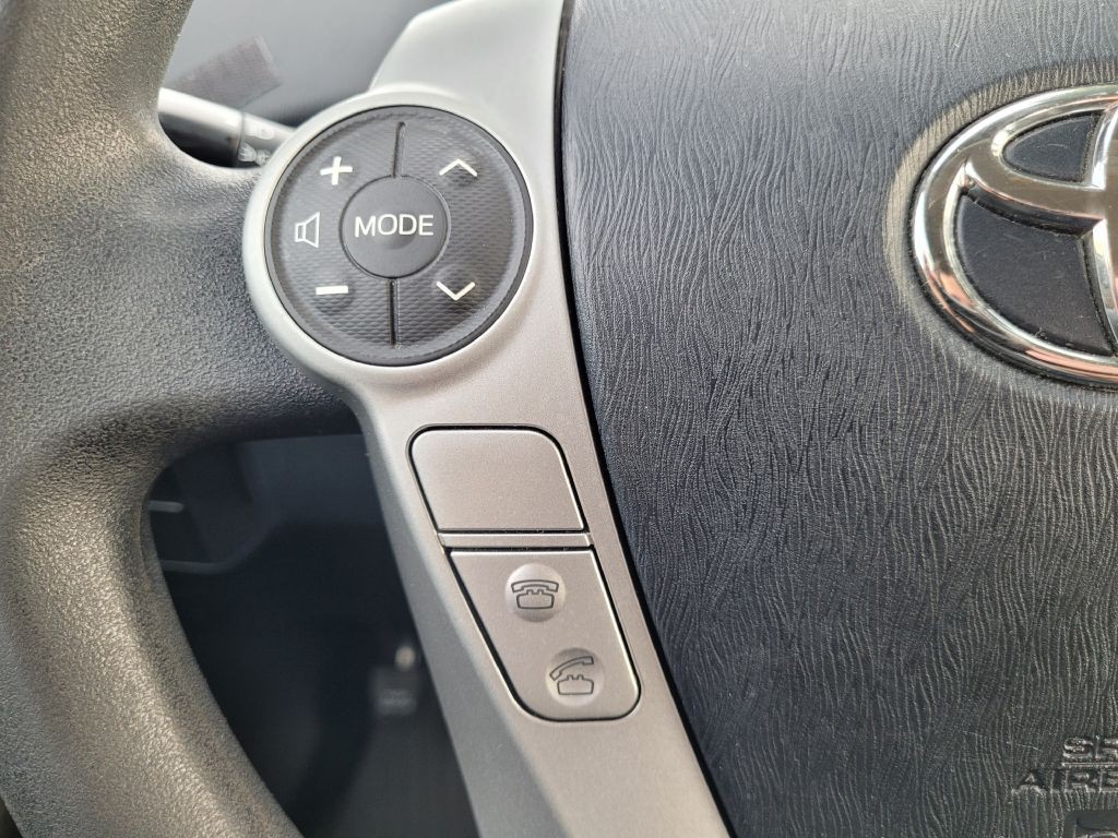 2015 Toyota Prius Image 20