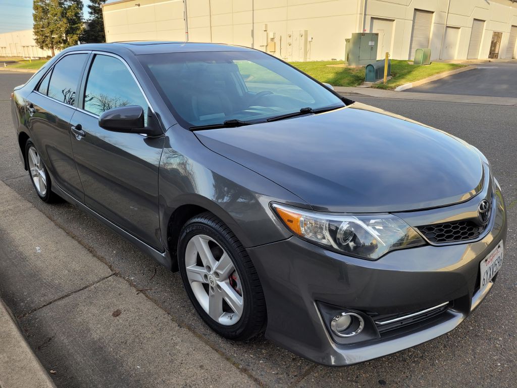 2012 Toyota Camry Image 3