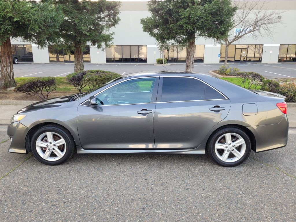 2012 Toyota Camry Image 8