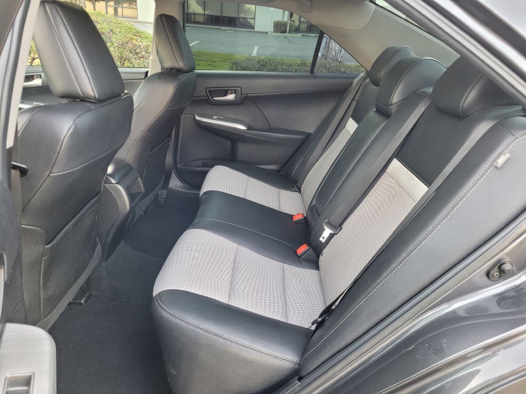 2012 Toyota Camry Image 11