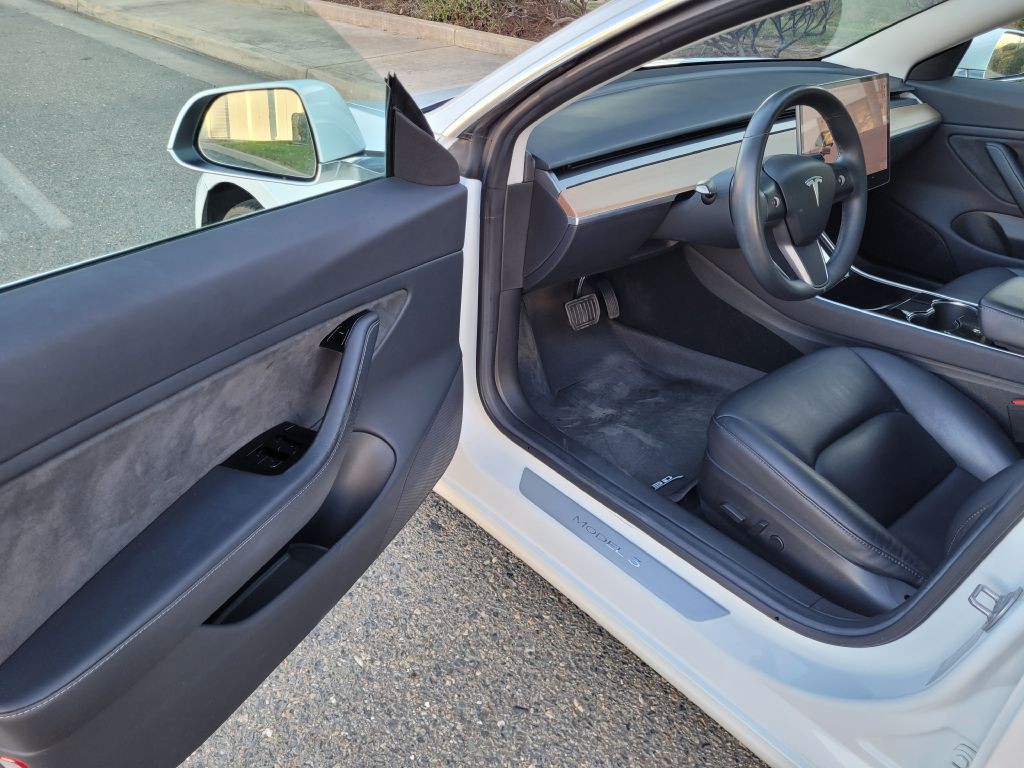 2018 Tesla Model 3 Image 9