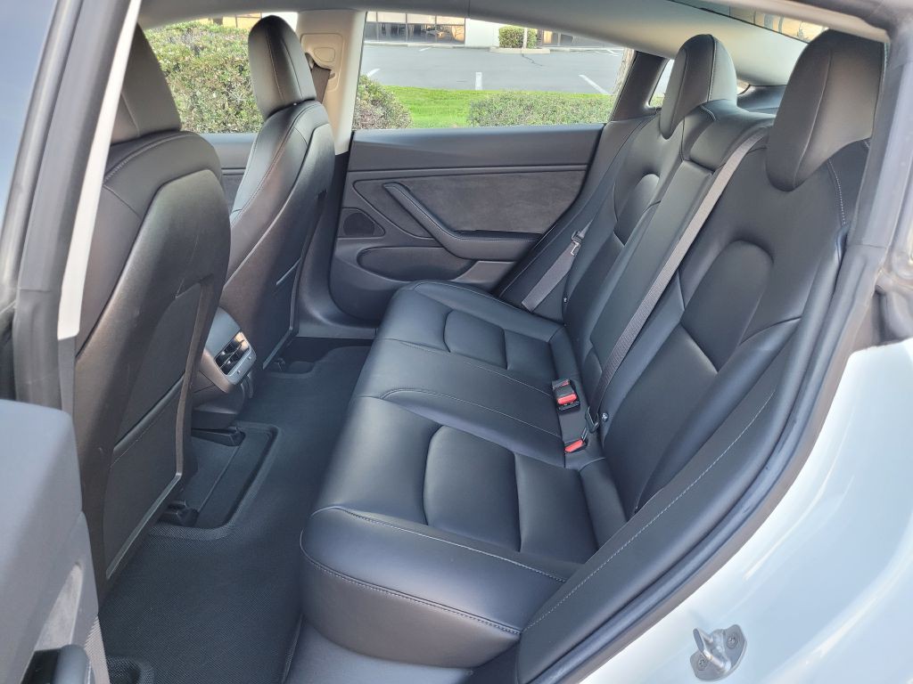 2018 Tesla Model 3 Image 11