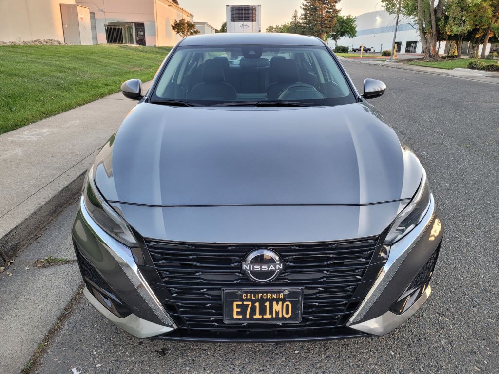 2023 Nissan Altima Image 2