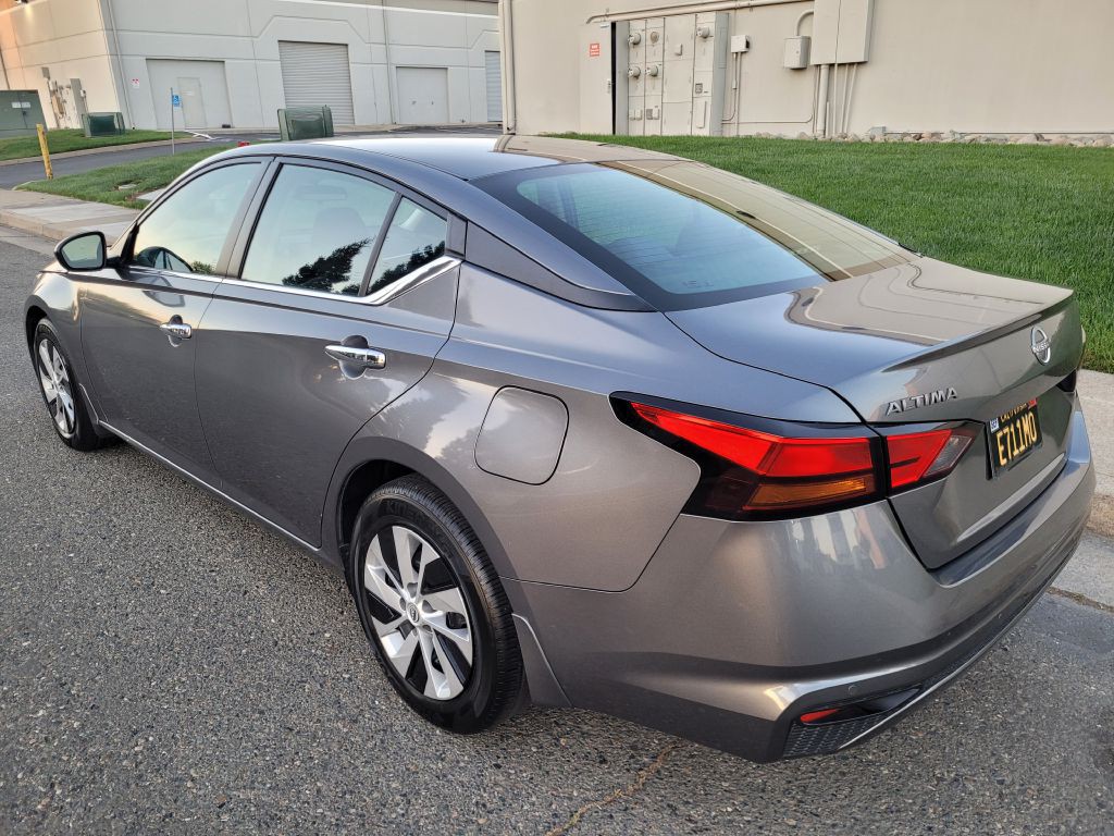 2023 Nissan Altima Image 7