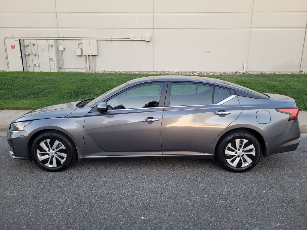 2023 Nissan Altima Image 8