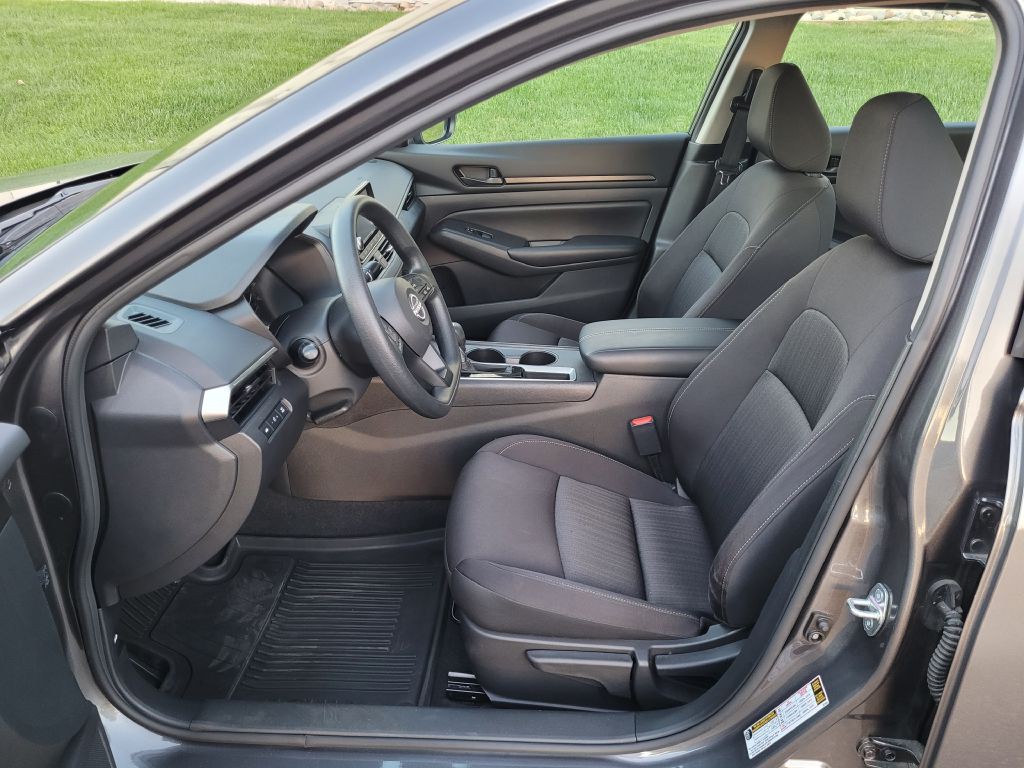 2023 Nissan Altima Image 10