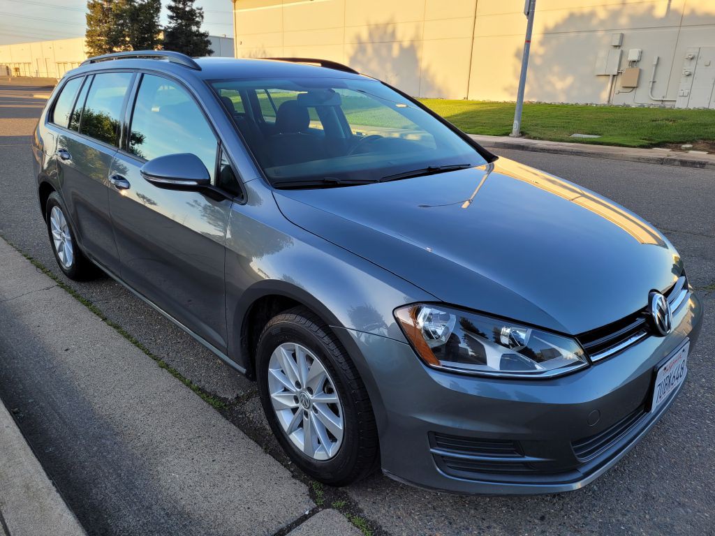 2016 Volkswagen Golf Image 2