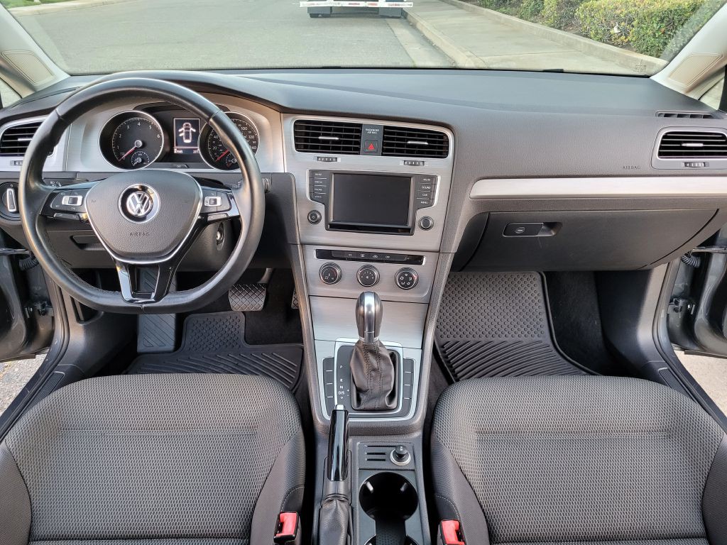 2016 Volkswagen Golf Image 10