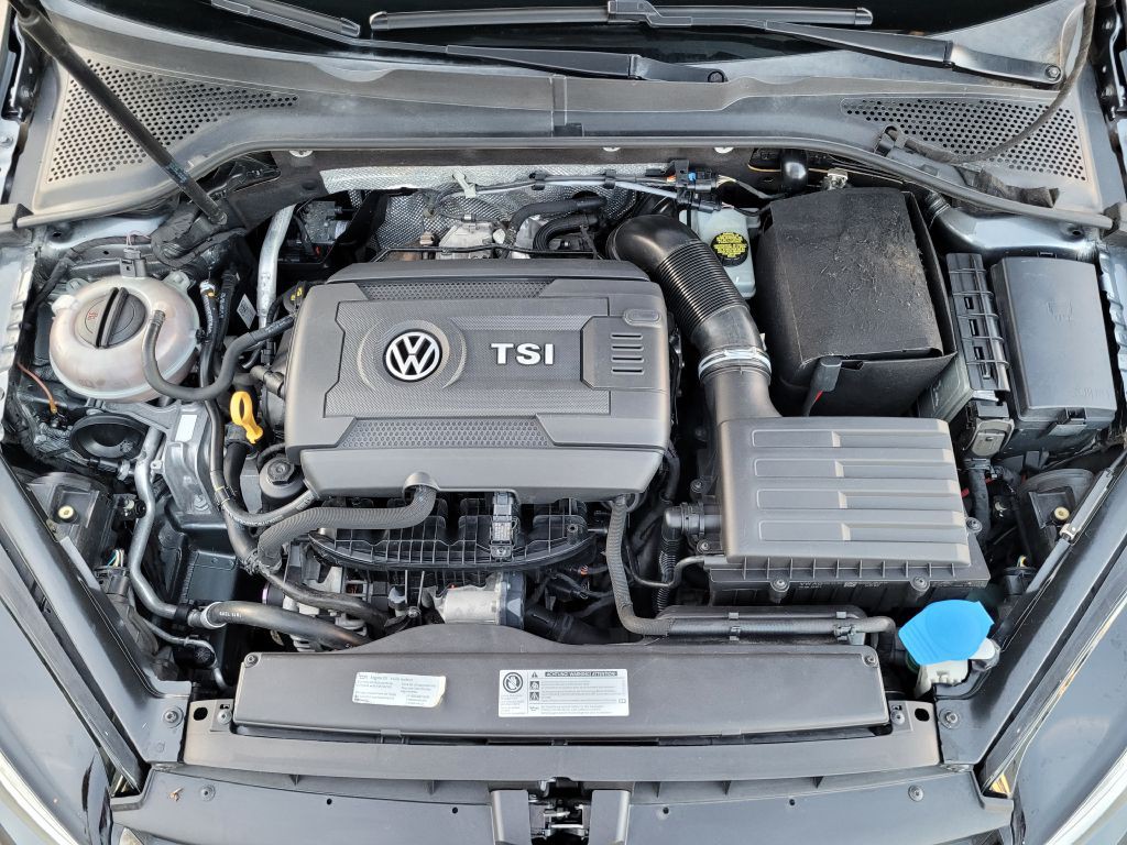 2016 Volkswagen Golf Image 13