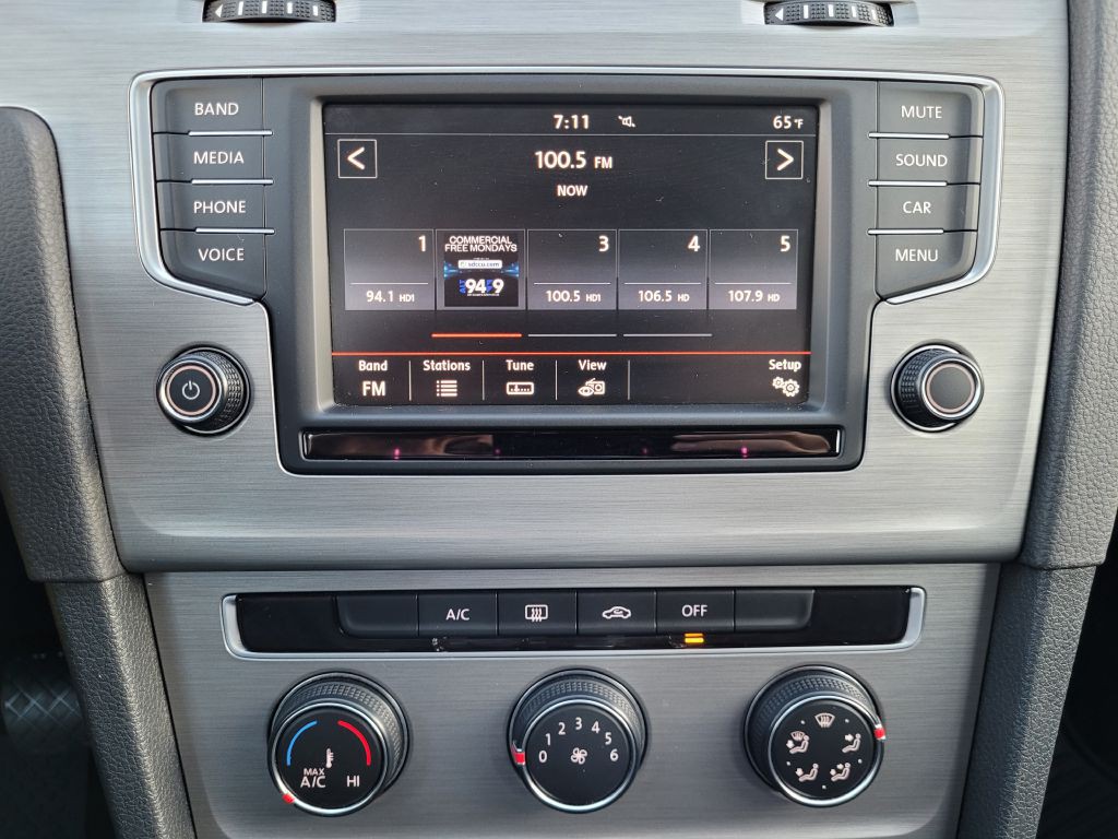 2016 Volkswagen Golf Image 14