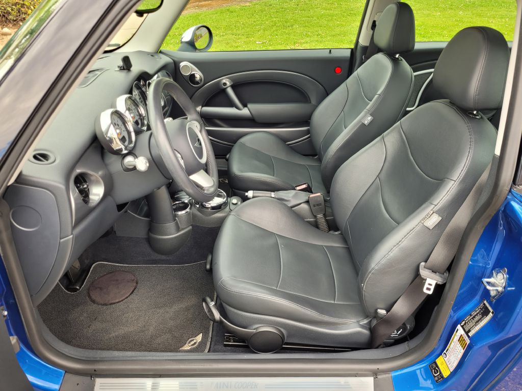 2006 MINI Cooper Image 10