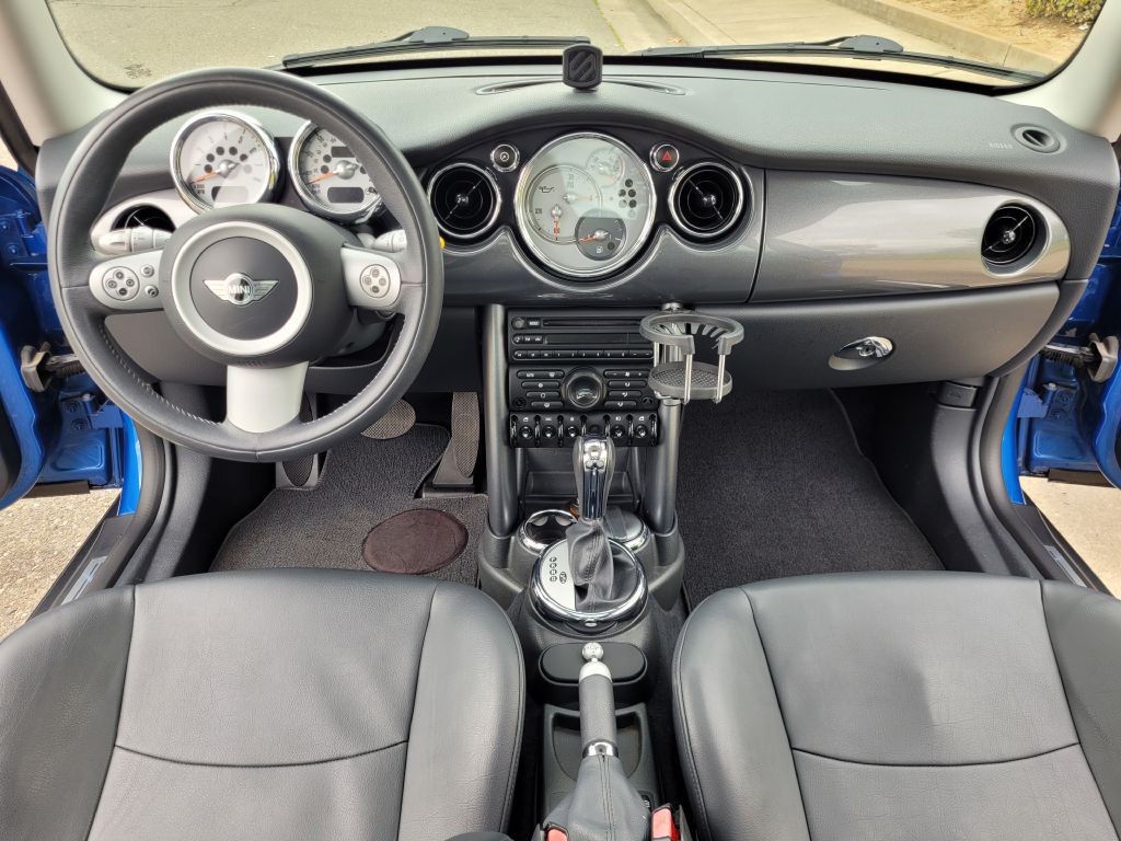 2006 MINI Cooper Image 13