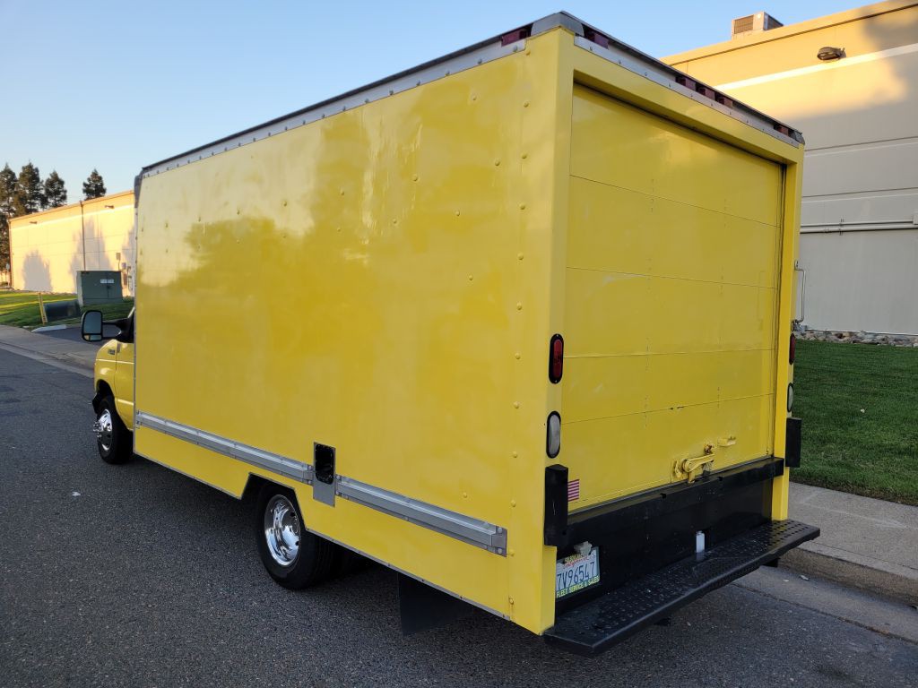 2004 Ford Econoline Image 7