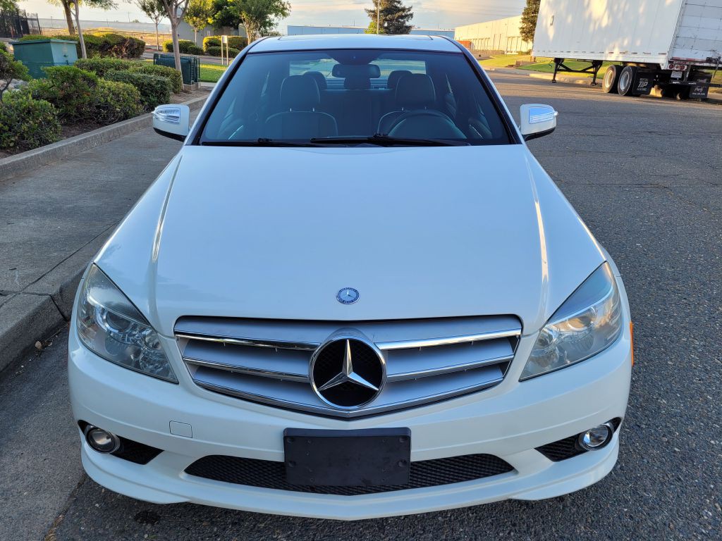 2008 Mercedes-Benz C-Class Image 2