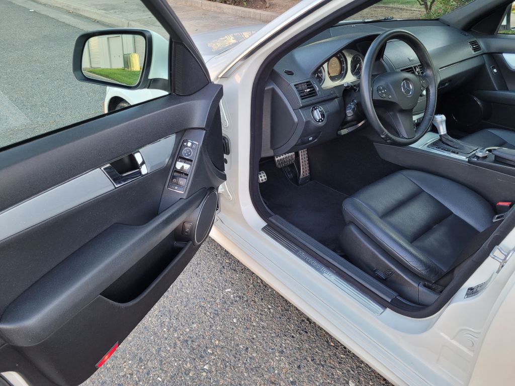 2008 Mercedes-Benz C-Class Image 9